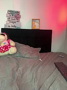 Miia coollins online show from April 2026 03:19:02 PM