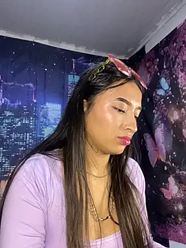 Itze Mua online show from March 2026 10:26:02 AM