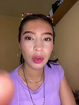 Itze Mua online show from April 2026 10:01:02 AM