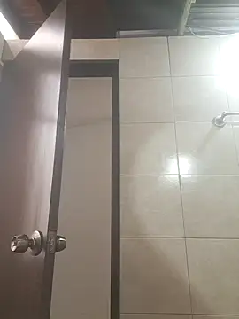 sofia-larson online show from April 2026 07:39:02 PM