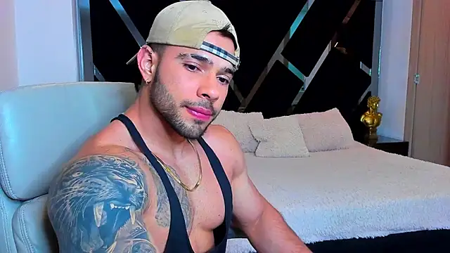 Snapshot of Raytorres chatting on April 2026 11:54:01 PM Raytorres online show from April 2026 11:54:01 PM