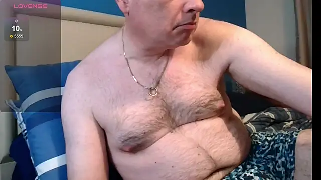 Snapshot of Pauly_Andrew chatting on April 2026 08:22:02 PM Pauly Andrew online show from April 2026 08:22:02 PM