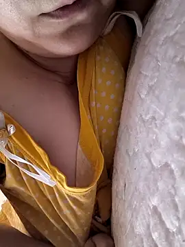 Snapshot of _Yourpussy_ chatting on April 2026 07:53:01 AM Yourpussy online show from April 2026 07:53:01 AM