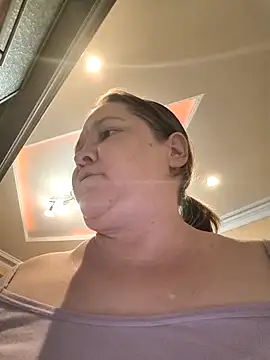 Snapshot of _Yourpussy_ chatting on April 2026 03:28:01 PM Yourpussy online show from April 2026 03:28:01 PM