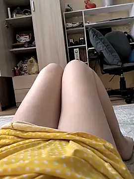 Snapshot of _Yourpussy_ chatting on April 2026 03:35:02 PM Yourpussy online show from April 2026 03:35:02 PM