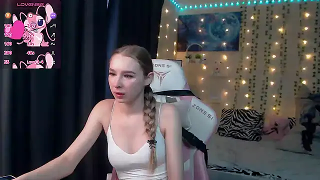 Snapshot of kitsune888 chatting on April 2026 12:44:02 AM kitsune888 online show from April 2026 12:44:02 AM