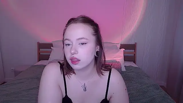 Snapshot of SelenaLily chatting on April 2026 01:01:01 PM SelenaLily online show from April 2026 01:01:01 PM