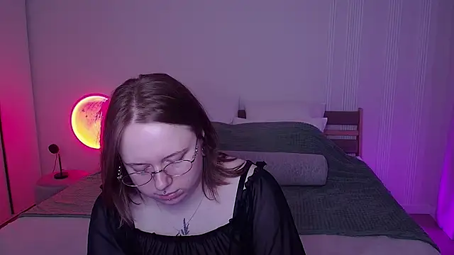 Snapshot of SelenaLily chatting on April 2026 02:44:01 PM SelenaLily online show from April 2026 02:44:01 PM