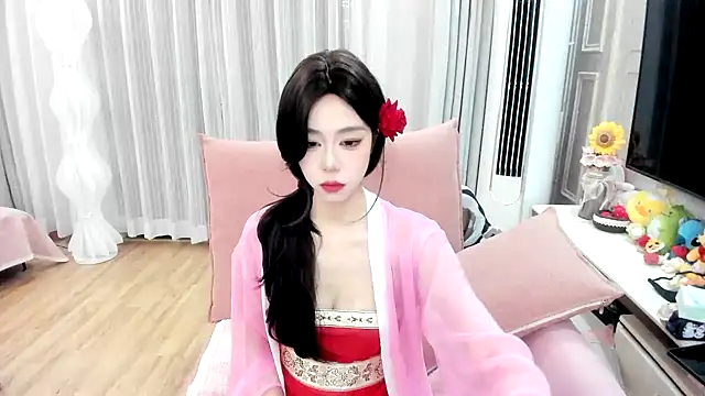 jolie 33 online show from March 2026 12:33:11 PM