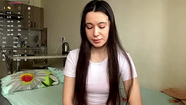 Snapshot of AureaMaggi chatting on April 2026 05:24:01 AM AureaMaggi online show from April 2026 05:24:01 AM