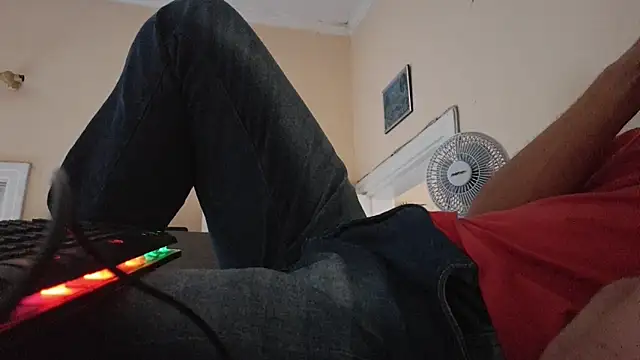 Sueliton2 online show from April 2026 08:21:01 PM