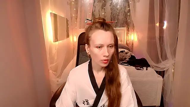 NicoleMiless online show from April 2026 12:33:01 PM