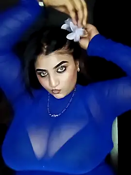 Sanaya Gil online show from March 2026 04:18:01 PM