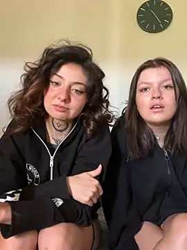 Snapshot of milou_xtx chatting on April 2026 10:15:01 AM milou xtx online show from April 2026 10:15:01 AM