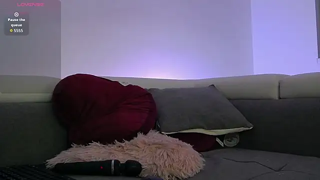 loveKyliee online show from April 2026 11:15:02 PM