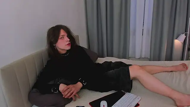 Louis Hayes online show from April 2026 04:01:01 PM