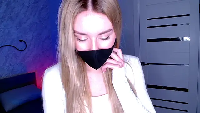 LulyDOLL online show from April 2026 06:24:01 AM