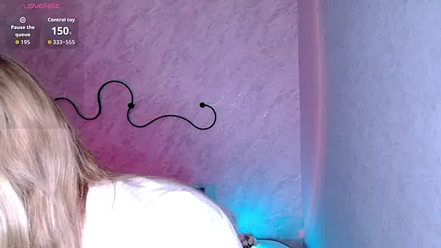 LulyDOLL online show from April 2026 06:51:01 AM