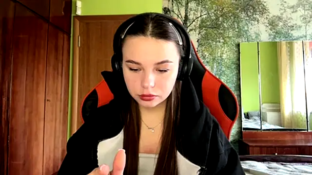 Snapshot of ThedaStrevell chatting on March 2026 09:10:02 AM ThedaStrevell online show from March 2026 09:10:02 AM