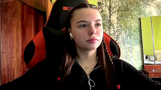 Snapshot of ThedaStrevell chatting on March 2026 09:10:02 AM ThedaStrevell online show from March 2026 09:10:02 AM