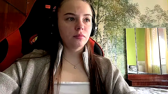 Snapshot of ThedaStrevell chatting on April 2026 07:31:01 AM ThedaStrevell online show from April 2026 07:31:01 AM