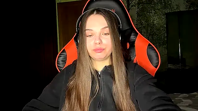 Snapshot of ThedaStrevell chatting on April 2026 05:10:01 PM ThedaStrevell online show from April 2026 05:10:01 PM