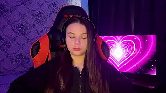 Snapshot of ThedaStrevell chatting on April 2026 07:09:01 AM ThedaStrevell online show from April 2026 07:09:01 AM