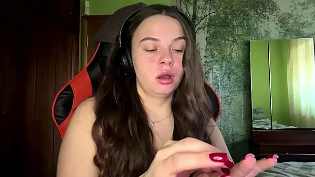 Snapshot of ThedaStrevell chatting on April 2026 07:03:02 AM ThedaStrevell online show from April 2026 07:03:02 AM