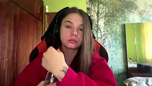 Snapshot of ThedaStrevell chatting on April 2026 09:04:01 AM ThedaStrevell online show from April 2026 09:04:01 AM