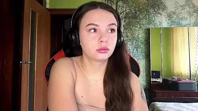 Snapshot of ThedaStrevell chatting on April 2026 08:15:02 AM ThedaStrevell online show from April 2026 08:15:02 AM