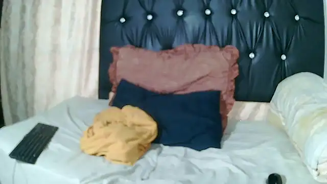 Snapshot of SexySlimMelanin7 chatting on May 2026 03:06:02 PM SexySlimMelanin7 online show from May 2026 03:06:02 PM