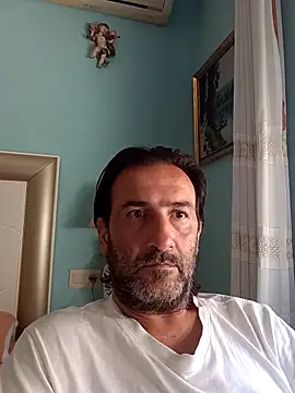 Snapshot of DanTrov79 chatting on May 2026 08:33:01 AM DanTrov79 online show from May 2026 08:33:01 AM