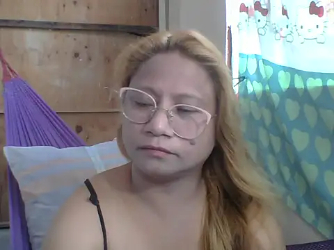 Snapshot of PinayChristine chatting on April 2026 03:50:02 AM PinayChristine online show from April 2026 03:50:02 AM