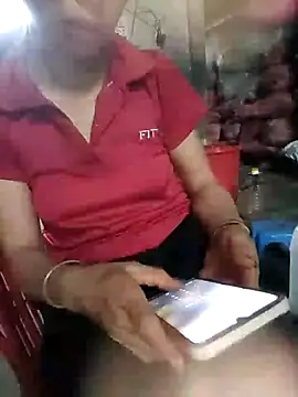 Snapshot of Lucky-beo chatting on July 2026 11:03:02 AM Lucky-beo online show from July 2026 11:03:02 AM