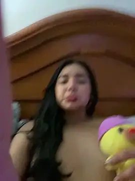 Snapshot of valvam_ chatting on April 2026 07:46:01 AM valvam online show from April 2026 07:46:01 AM