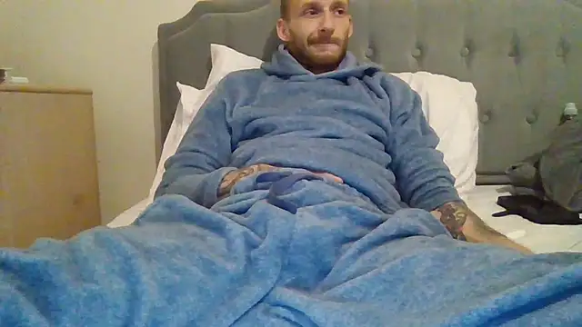 feetlovrr94 online show from April 2026 09:27:01 PM