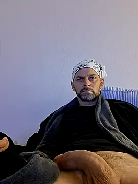 middickstroking online show from May 2026 07:27:01 AM