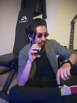 IASuarezV online show from April 2026 03:56:01 AM