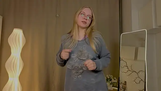 AlicaCohill online show from April 2026 07:11:01 PM