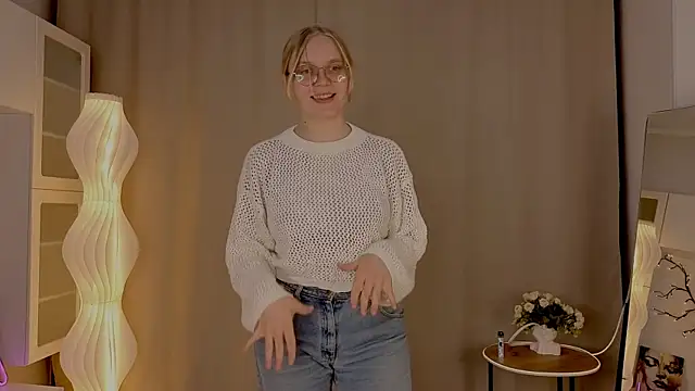 AlicaCohill online show from April 2026 07:03:02 PM