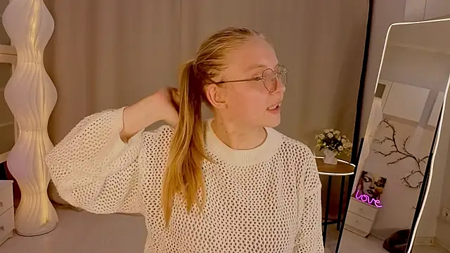 AlicaCohill online show from April 2026 07:08:02 PM