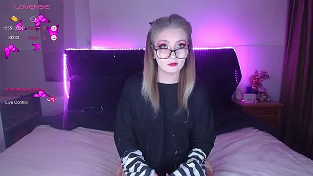 Snapshot of ammyska chatting on April 2026 02:42:01 AM ammyska online show from April 2026 02:42:01 AM