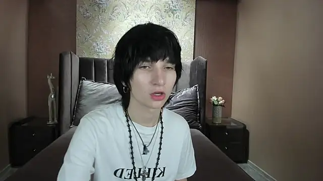 Snapshot of AdonBev chatting on June 2026 05:09:01 AM AdonBev online show from June 2026 05:09:01 AM