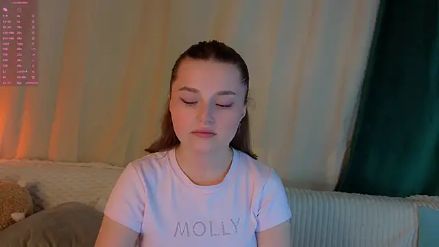 LorriMonz online show from June 2026 01:40:01 AM