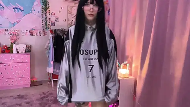 Snapshot of ToxiraLuneX chatting on April 2026 05:42:02 PM ToxiraLuneX online show from April 2026 05:42:02 PM