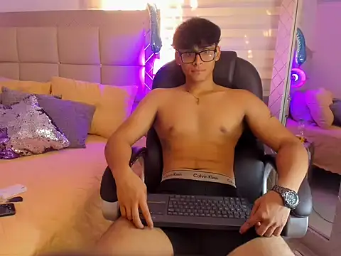 mathias oberlin online show from April 2026 07:58:02 PM