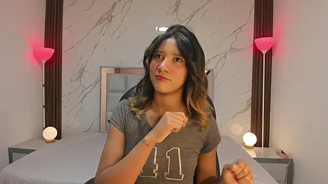 Snapshot of EsperanzaMora chatting on April 2026 11:50:02 AM EsperanzaMora online show from April 2026 11:50:02 AM