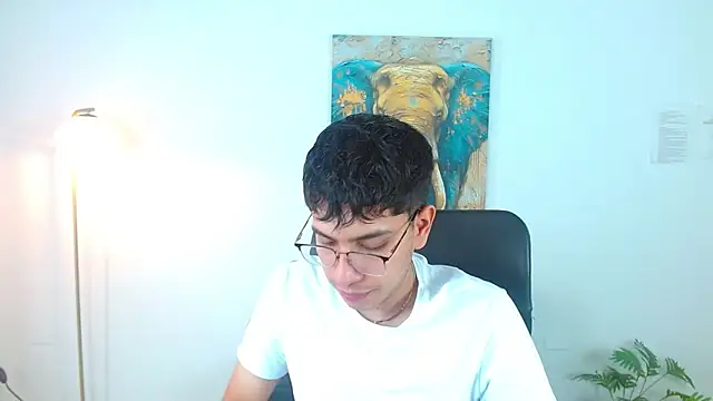 Snapshot of maax_18 chatting on April 2026 01:52:02 PM maax 18 online show from April 2026 01:52:02 PM