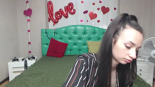 Snapshot of Je55icaBreeze chatting on May 2026 05:05:02 AM Je55icaBreeze online show from May 2026 05:05:02 AM