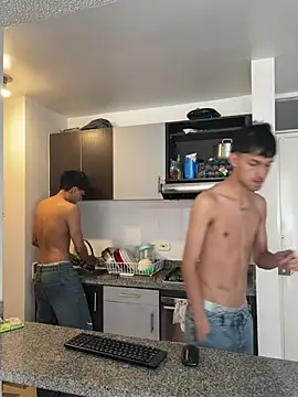 Snapshot of LYAN_DYLAN chatting on April 2026 09:27:01 PM LYAN DYLAN online show from April 2026 09:27:01 PM